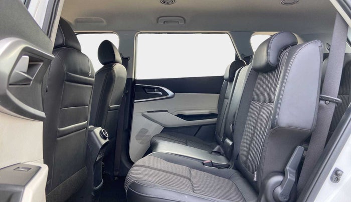 2022 KIA CARENS PRESTIGE PLUS 1.4 PETROL DCT 7 STR, Petrol, Automatic, 17,371 km, Right Side Rear Door Cabin