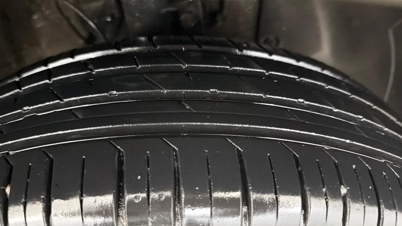 2021 Hyundai VENUE S 1.2, Petrol, Manual, 89,300 km, Right Front Tyre Tread