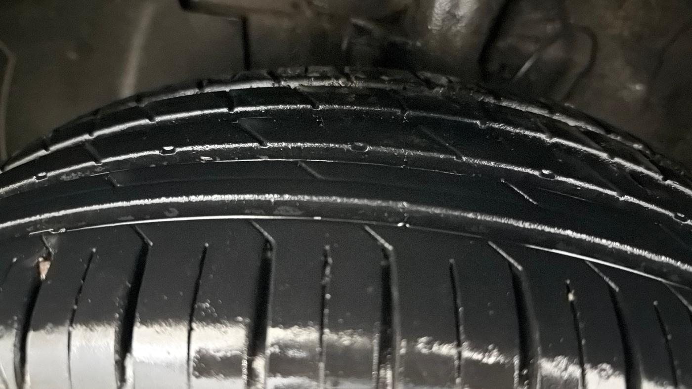 2021 Hyundai VENUE S 1.2, Petrol, Manual, 89,300 km, Left Front Tyre Tread