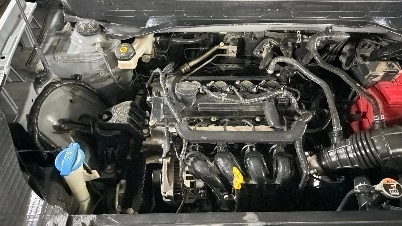 2021 Hyundai VENUE S 1.2, Petrol, Manual, 89,300 km, Engine View - Right