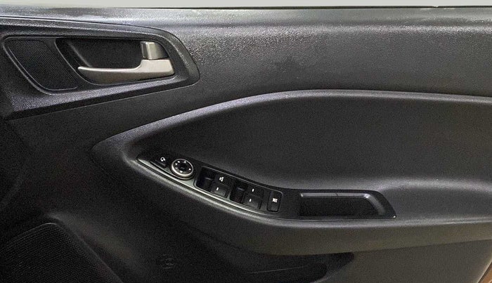 2016 Hyundai i20 Active 1.2 S, Petrol, Manual, 66,357 km, Driver Side Door Panels Control