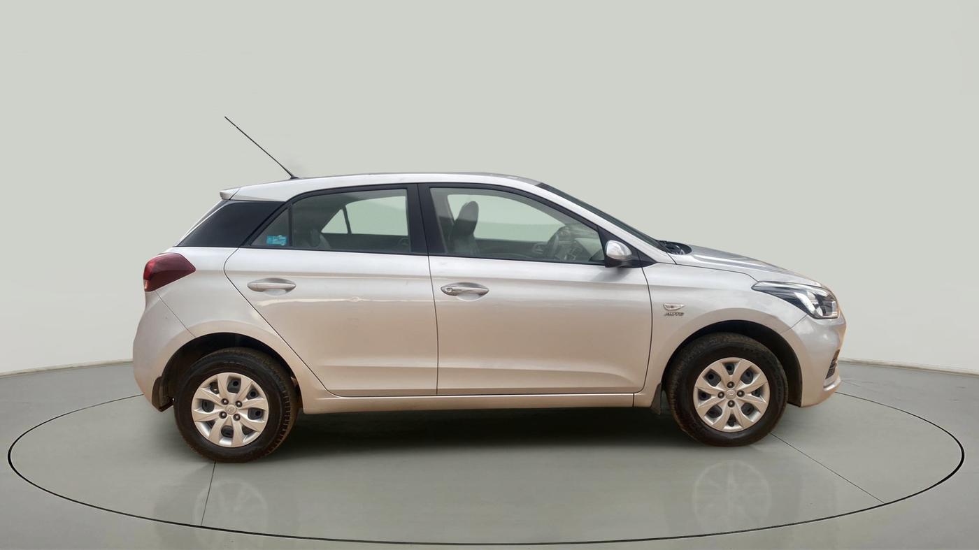 2018 Hyundai Elite i20 MAGNA EXECUTIVE CVT, Petrol, Automatic, 32,293 km, Right Side View
