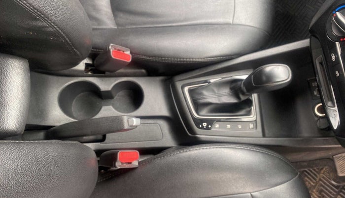2018 Hyundai Elite i20 MAGNA EXECUTIVE CVT, Petrol, Automatic, 32,293 km, Gear Lever