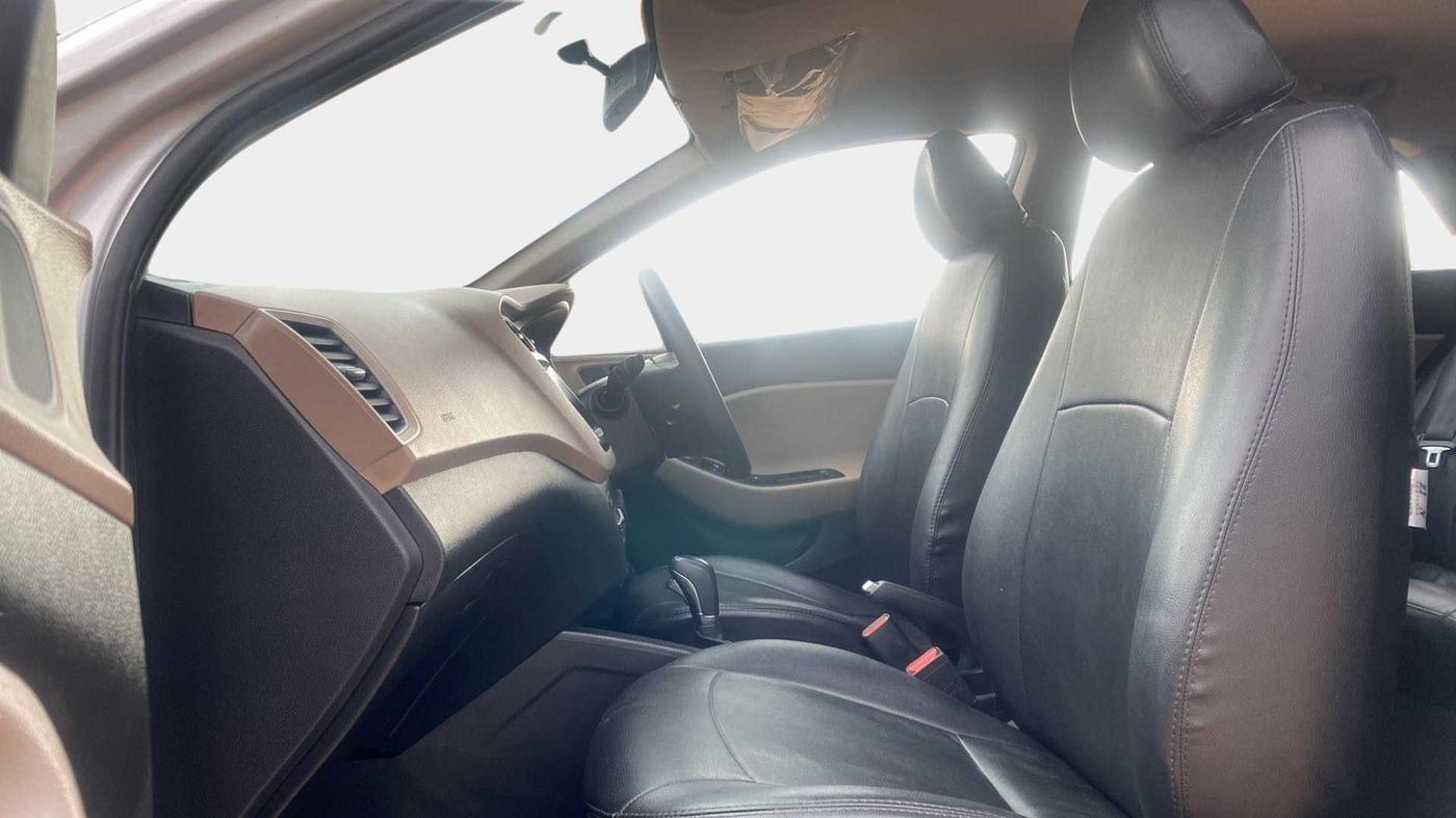 2018 Hyundai Elite i20 MAGNA EXECUTIVE CVT, Petrol, Automatic, 32,293 km, Right Side Front Door Cabin