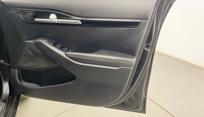 2020 KIA SELTOS HTX 1.5 PETROL, Petrol, Manual, 46,295 km, Driver Side Door Panels Control