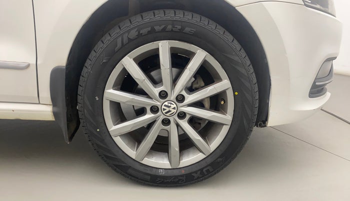 2019 Volkswagen Polo HIGHLINE PLUS 1.0, Petrol, Manual, 48,270 km, Right Front Wheel