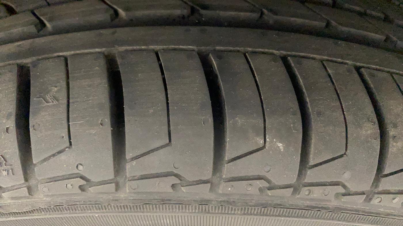 2019 Volkswagen Polo HIGHLINE PLUS 1.0, Petrol, Manual, 48,270 km, Left Front Tyre Tread