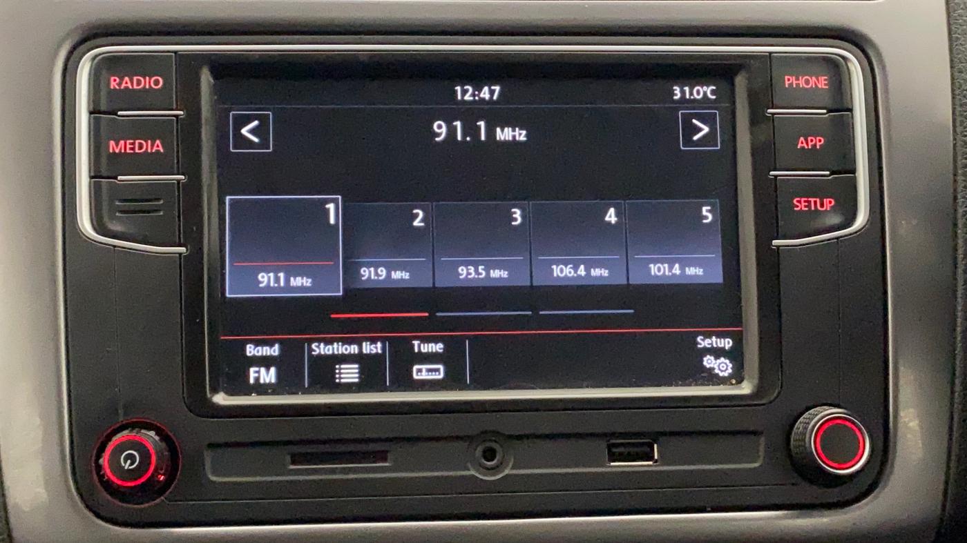 2019 Volkswagen Polo HIGHLINE PLUS 1.0, Petrol, Manual, 48,270 km, Infotainment System