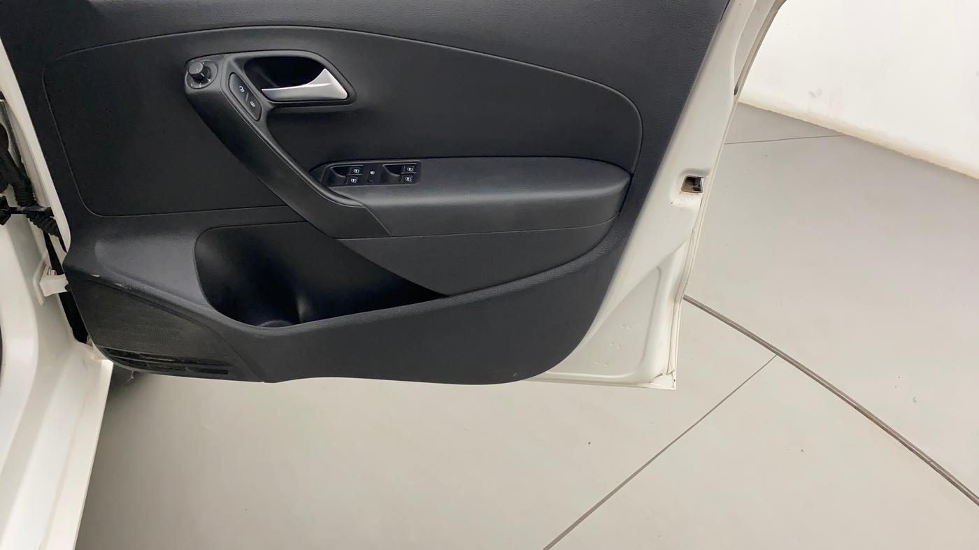 2019 Volkswagen Polo HIGHLINE PLUS 1.0, Petrol, Manual, 48,270 km, Driver Side Door Panels Control