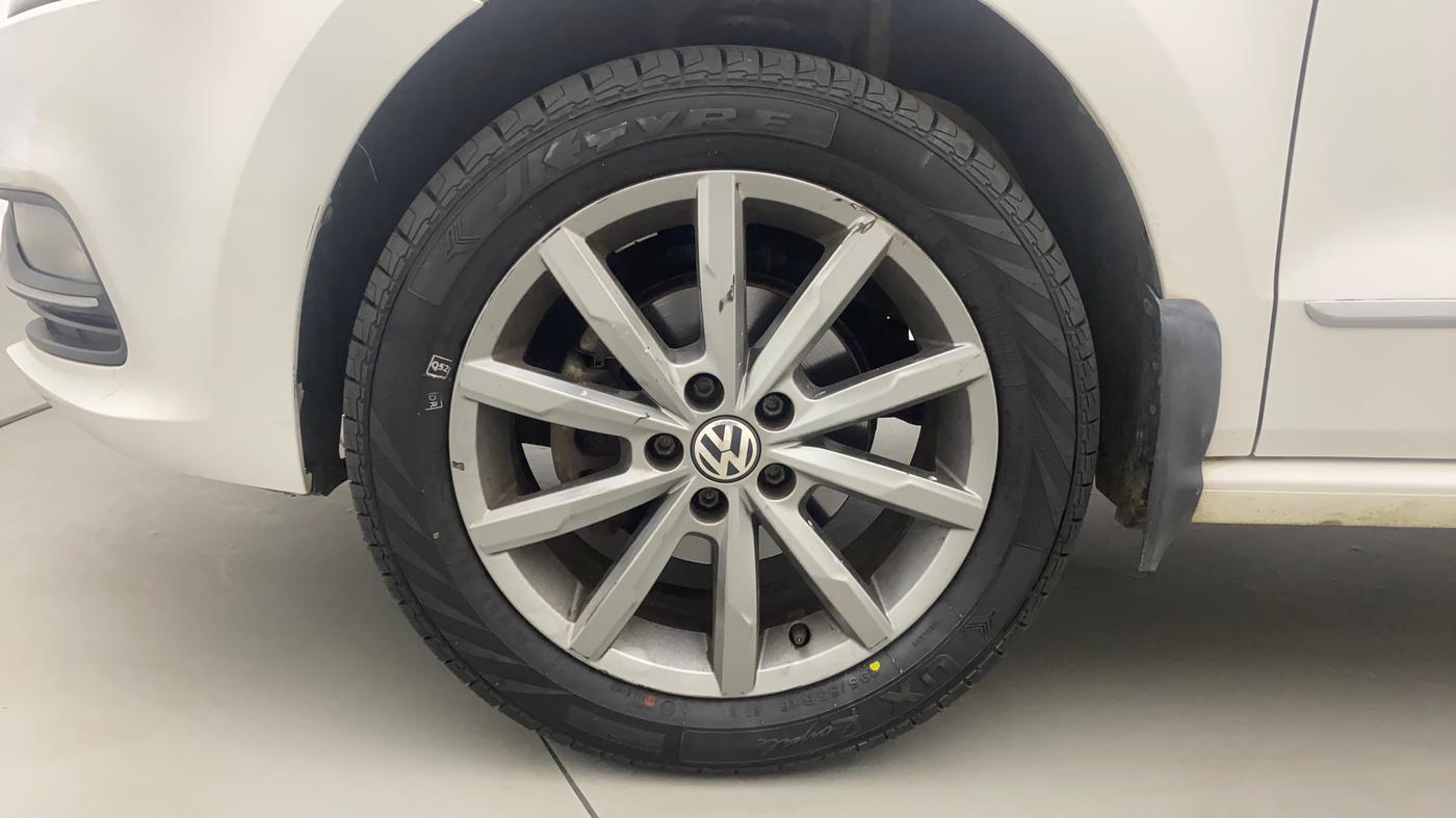 2019 Volkswagen Polo HIGHLINE PLUS 1.0, Petrol, Manual, 48,270 km, Left Front Wheel