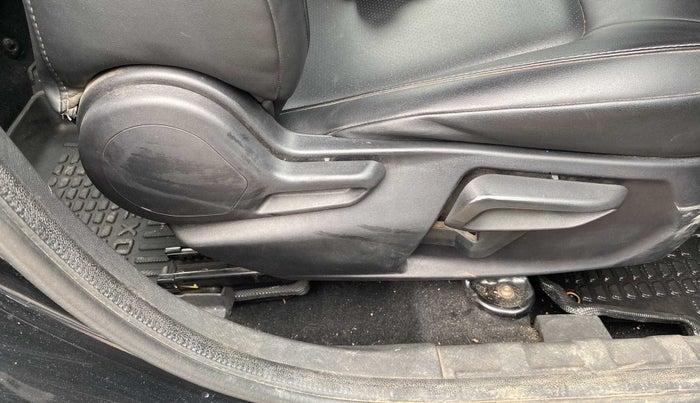 2022 Tata NEXON XZ PLUS PETROL DARK EDITION, Petrol, Manual, 37,985 km, Driver Side Adjustment Panel