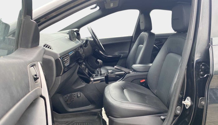 2022 Tata NEXON XZ PLUS PETROL DARK EDITION, Petrol, Manual, 37,985 km, Right Side Front Door Cabin
