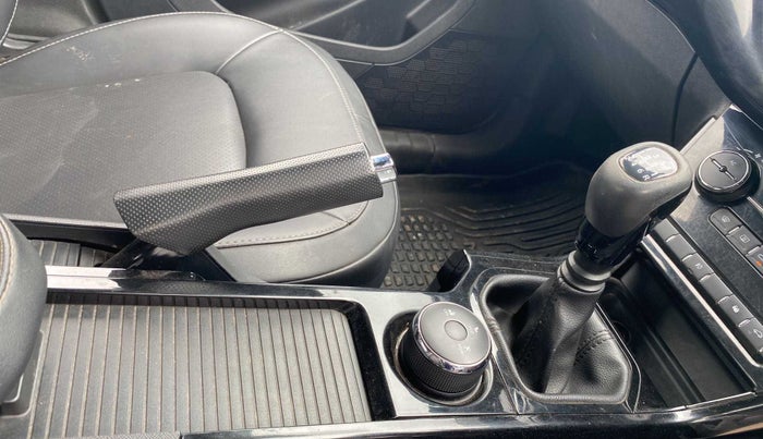 2022 Tata NEXON XZ PLUS PETROL DARK EDITION, Petrol, Manual, 37,985 km, Gear Lever
