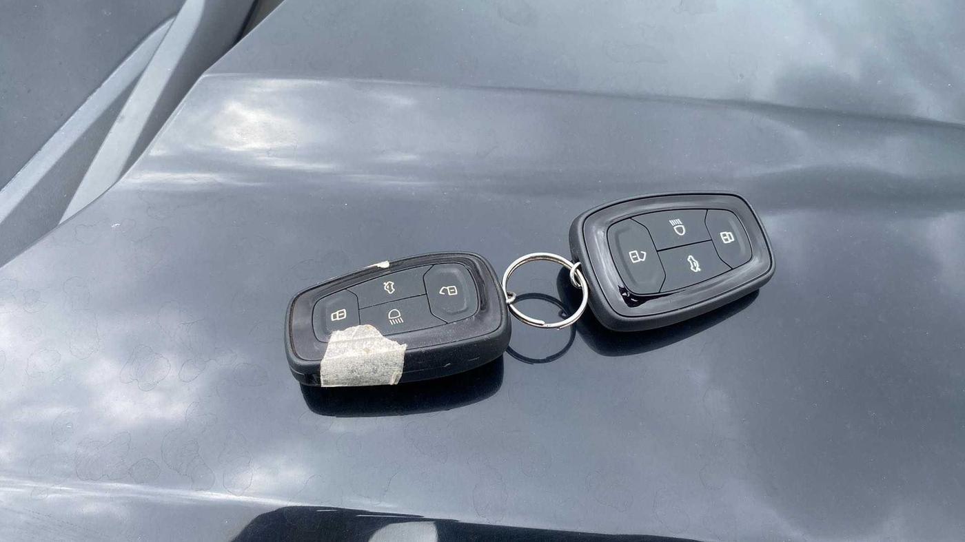 2022 Tata NEXON XZ PLUS PETROL DARK EDITION, Petrol, Manual, 37,985 km, Key Close Up