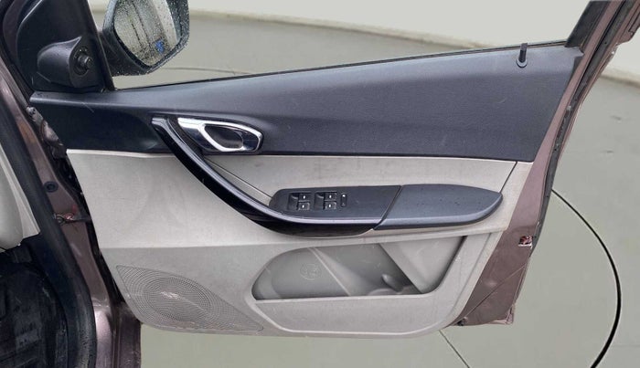 2016 Tata Tiago XZ PETROL, Petrol, Manual, 81,882 km, Driver Side Door Panels Control
