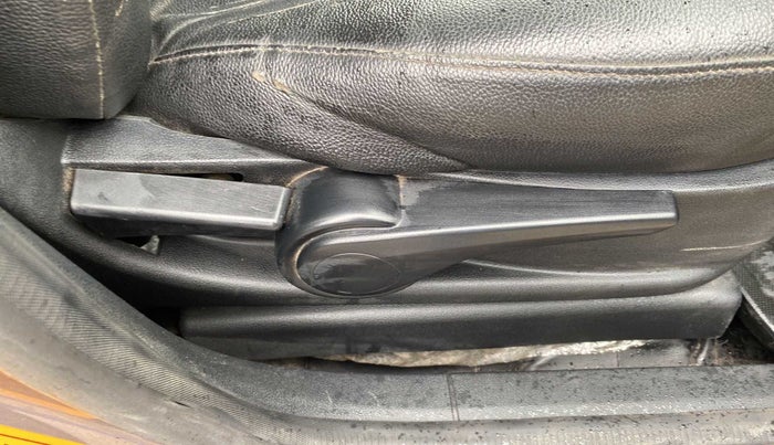 2016 Tata Tiago XZ PETROL, Petrol, Manual, 81,882 km, Driver Side Adjustment Panel