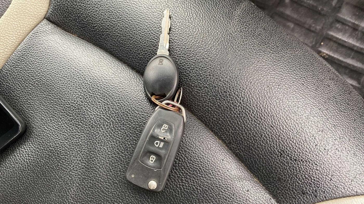 2016 Tata Tiago XZ PETROL, Petrol, Manual, 81,882 km, Key Close Up