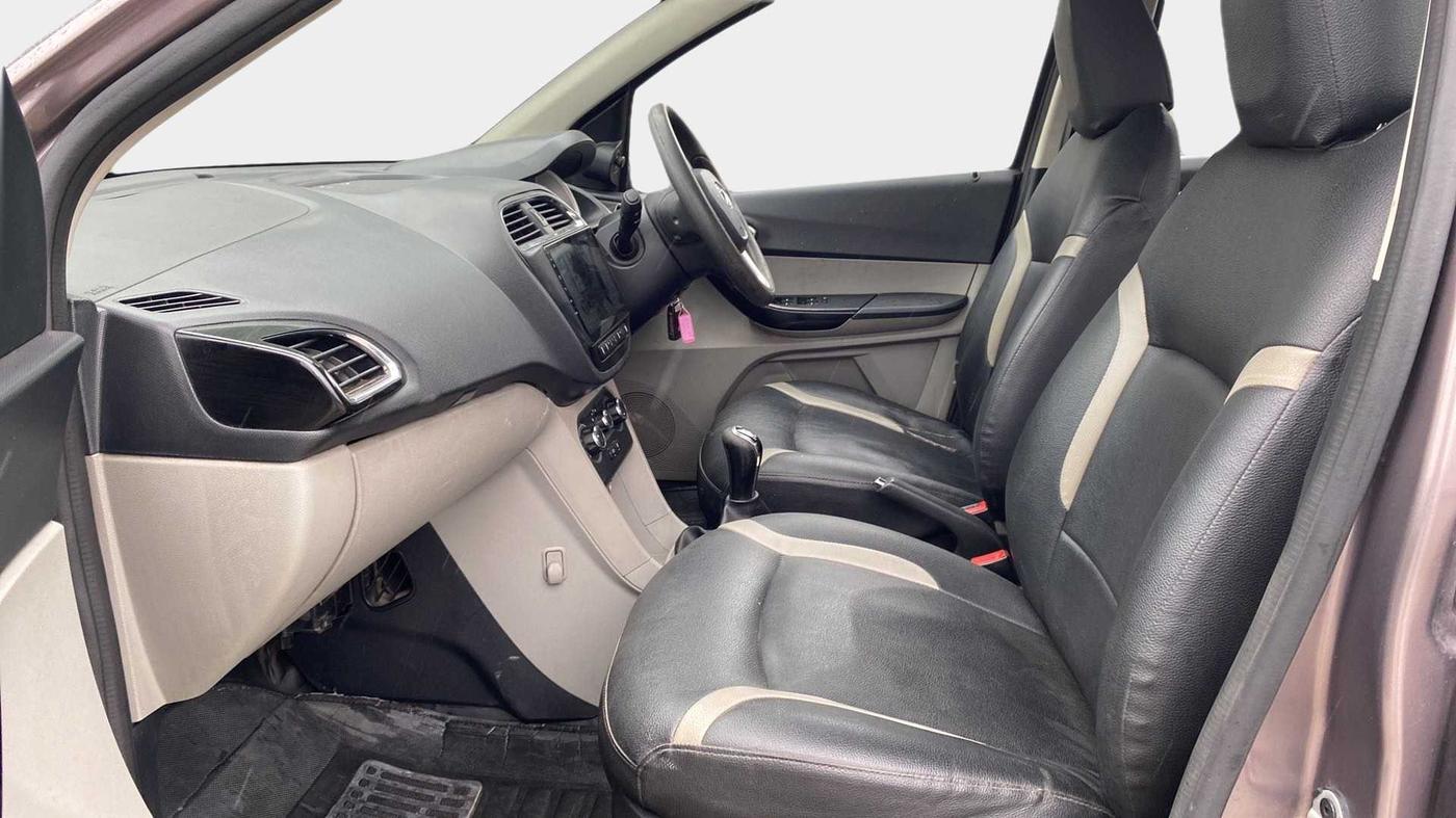2016 Tata Tiago XZ PETROL, Petrol, Manual, 81,882 km, Right Side Front Door Cabin