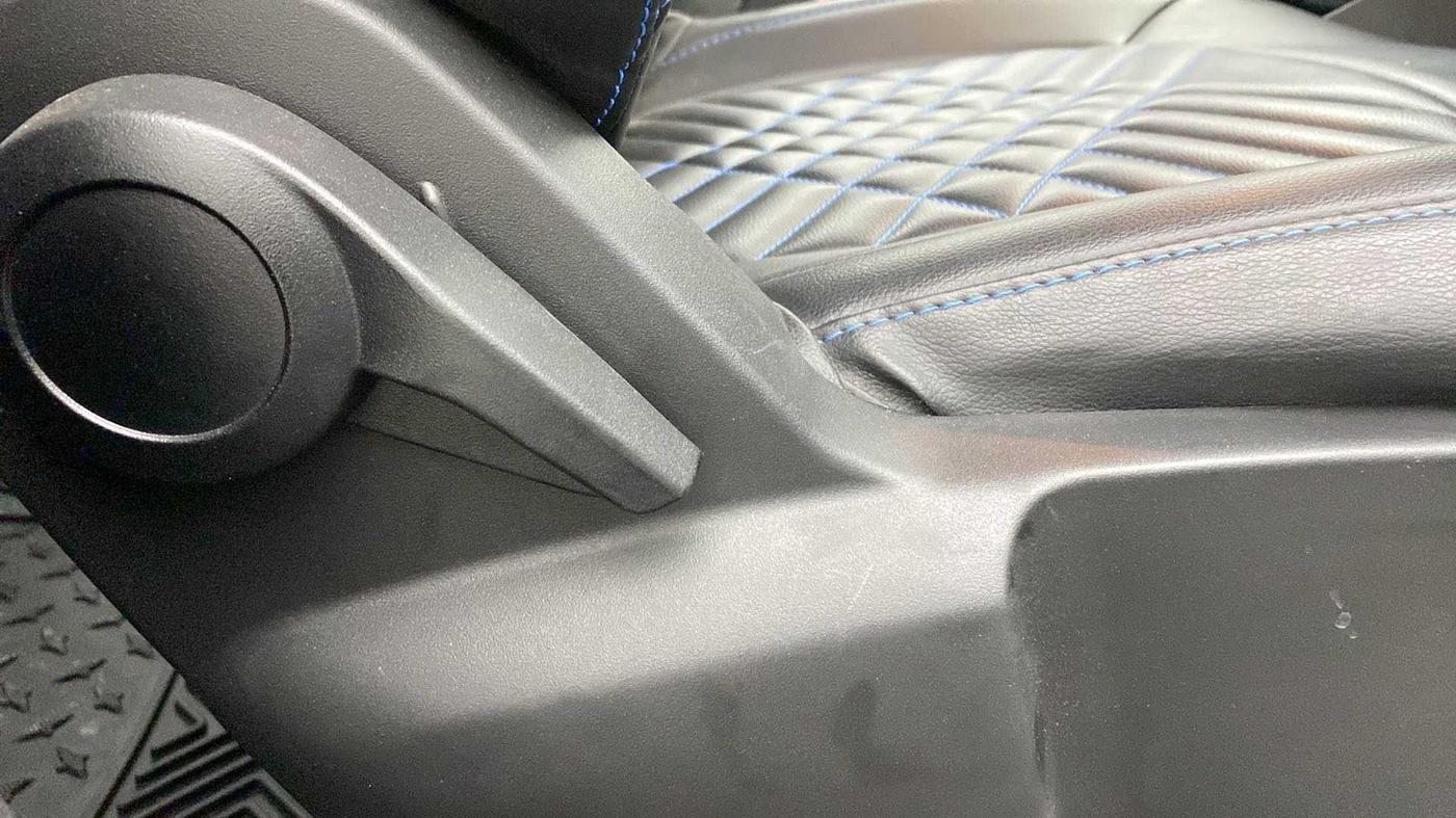 2022 Tata PUNCH ADVENTURE RHYTHM PACK MT, Petrol, Manual, 5,291 km, Driver Side Adjustment Panel