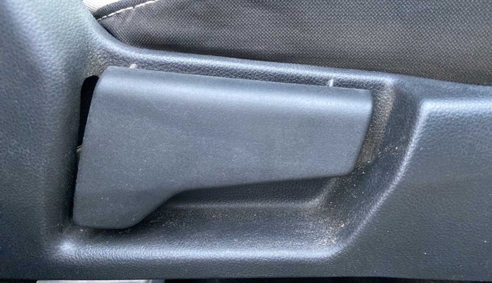 2019 Renault TRIBER RXZ, Petrol, Manual, 47,452 km, Driver Side Adjustment Panel