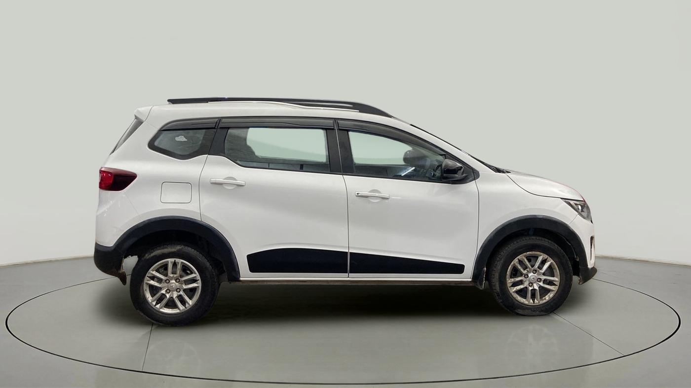 2023 Renault TRIBER RXT, Petrol, Manual, 11,382 km, Right Side View