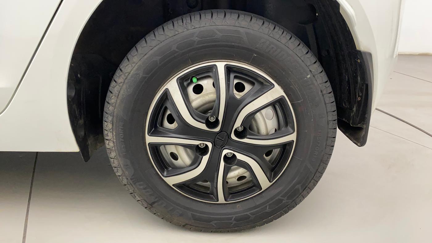 2023 Tata ALTROZ XE PLUS DIESEL, Diesel, Manual, 5,885 km, Left Rear Wheel