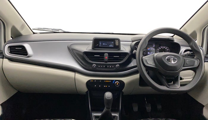 2023 Tata ALTROZ XE PLUS DIESEL, Diesel, Manual, 5,885 km, Dashboard