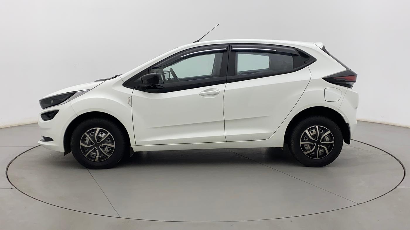 2023 Tata ALTROZ XE PLUS DIESEL, Diesel, Manual, 5,885 km, Left Side