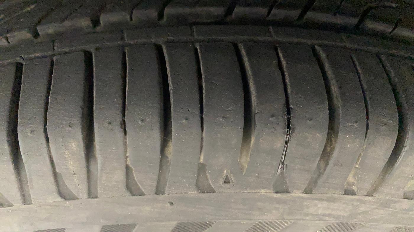 2018 Hyundai Grand i10 MAGNA AT 1.2 KAPPA VTVT, Petrol, Automatic, 67,851 km, Left Front Tyre Tread