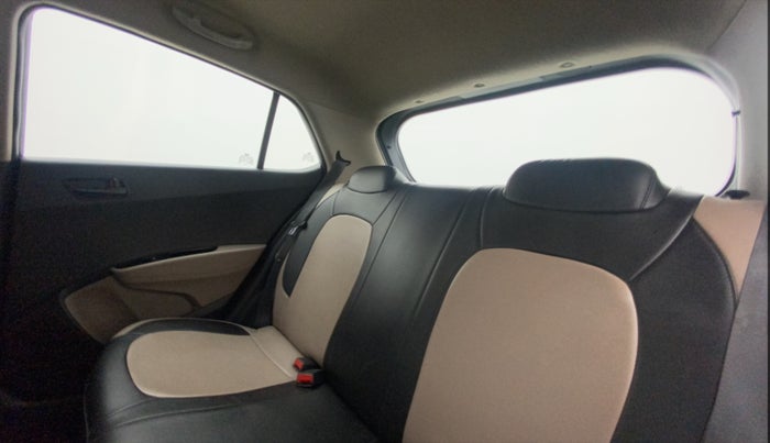 2018 Hyundai Grand i10 MAGNA AT 1.2 KAPPA VTVT, Petrol, Automatic, 67,851 km, Right Side Rear Door Cabin