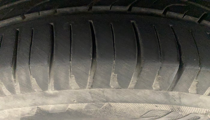 2018 Hyundai Grand i10 MAGNA AT 1.2 KAPPA VTVT, Petrol, Automatic, 67,851 km, Right Rear Tyre Tread