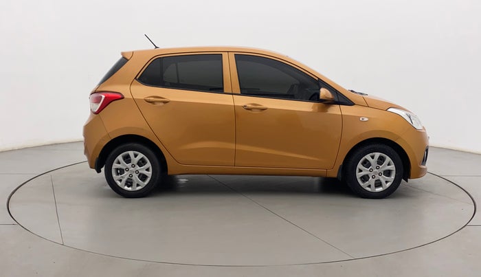 2016 Hyundai Grand i10 MAGNA 1.2 KAPPA VTVT, Petrol, Manual, 66,107 km, Right Side View