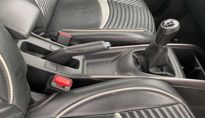 2020 Maruti Baleno ZETA PETROL 1.2, Petrol, Manual, 44,427 km, Gear Lever