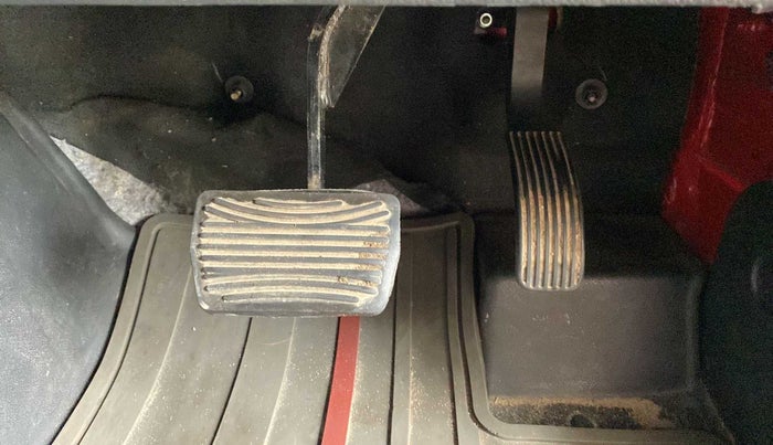 2021 Mahindra Thar LX D AT 4WD HT, Diesel, Automatic, 30,063 km, Pedals