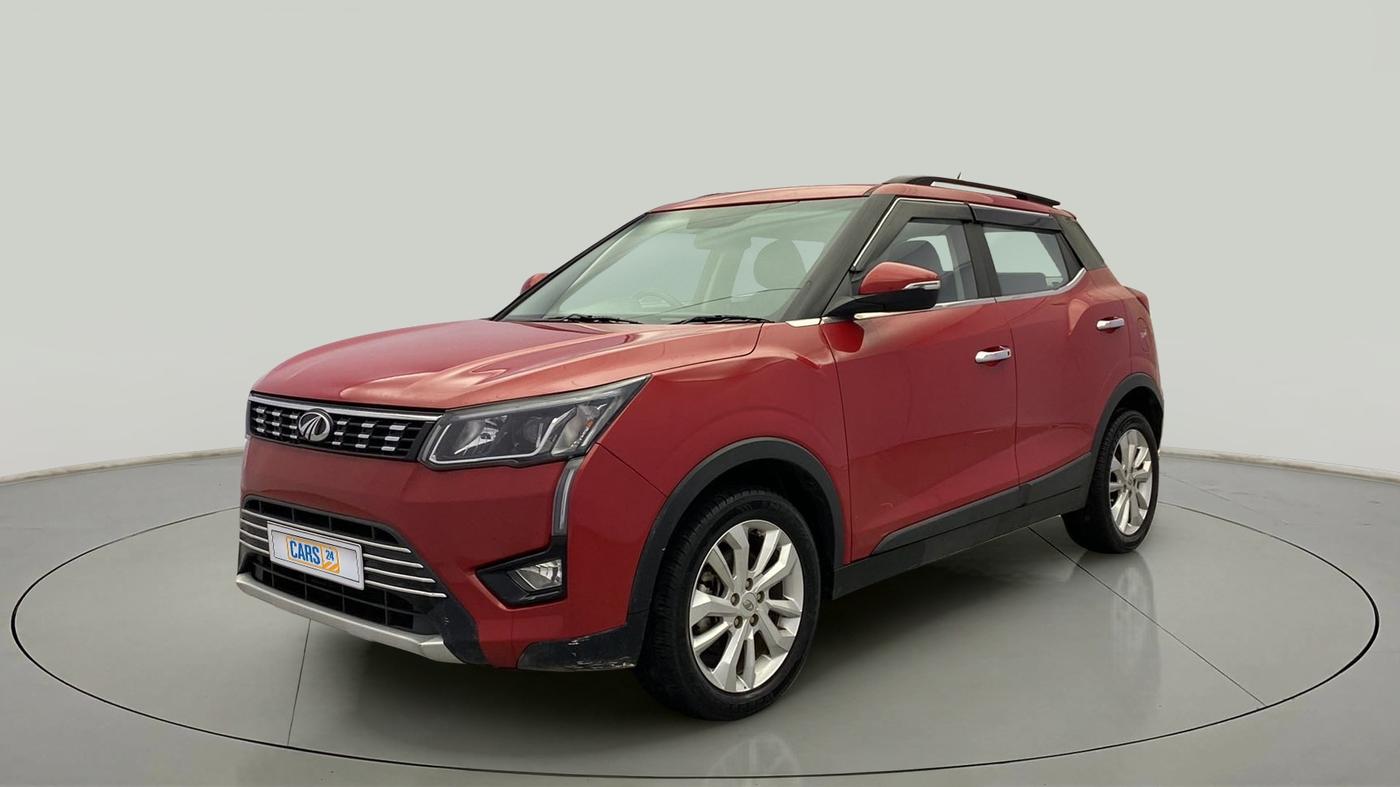 2020 Mahindra XUV300 W8 1.2 PETROL, Petrol, Manual, 26,135 km, Left Front Diagonal