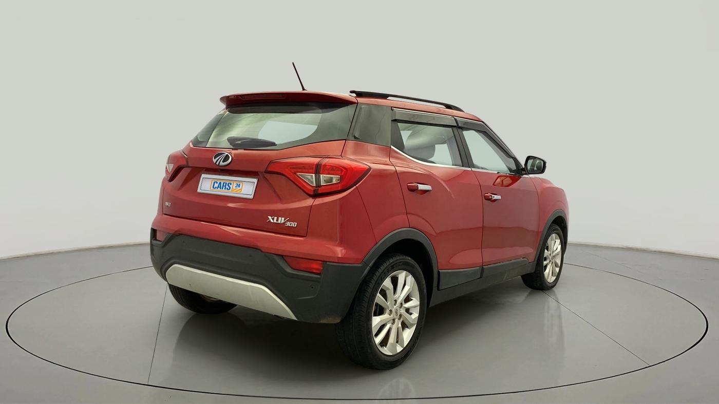 2020 Mahindra XUV300 W8 1.2 PETROL, Petrol, Manual, 26,135 km, Right Back Diagonal