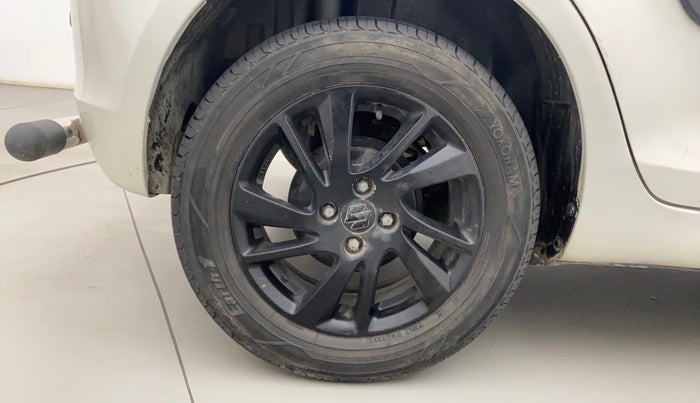 2014 Maruti Swift ZXI, Petrol, Manual, 85,001 km, Right Rear Wheel
