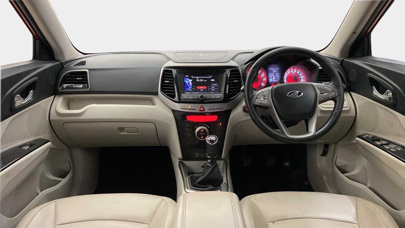 2019 Mahindra XUV300 W8 (O) 1.2 PETROL, Petrol, Manual, 56,963 km, Dashboard