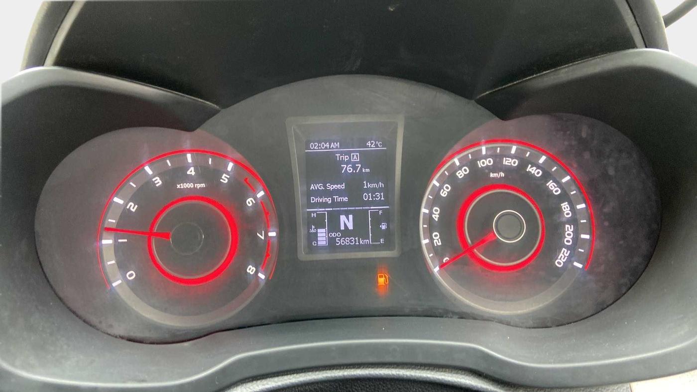2019 Mahindra XUV300 W8 (O) 1.2 PETROL, Petrol, Manual, 56,963 km, Odometer Image