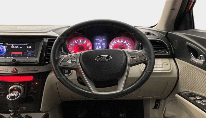 2019 Mahindra XUV300 W8 (O) 1.2 PETROL, Petrol, Manual, 56,963 km, Steering Wheel Close Up