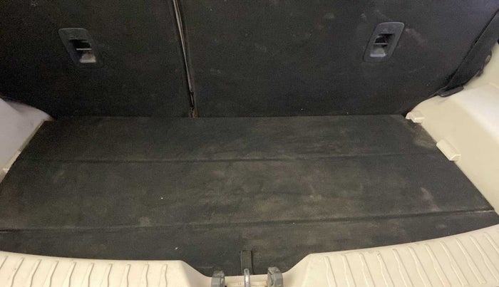 2019 Mahindra XUV300 W8 (O) 1.2 PETROL, Petrol, Manual, 56,963 km, Boot Inside