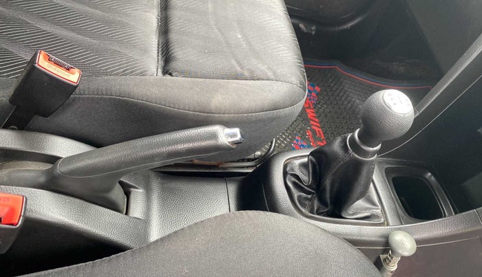 2014 Maruti Swift VXI, Petrol, Manual, 17,811 km, Gear Lever
