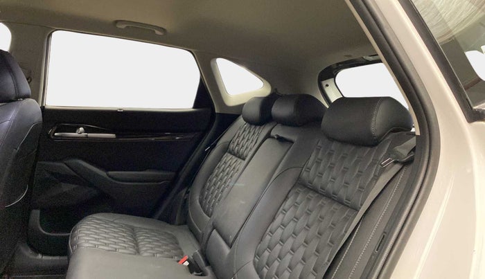 2021 KIA SELTOS HTX ANNIVERSARY EDITION 1.5 PETROL, Petrol, Manual, 26,456 km, Right Side Rear Door Cabin