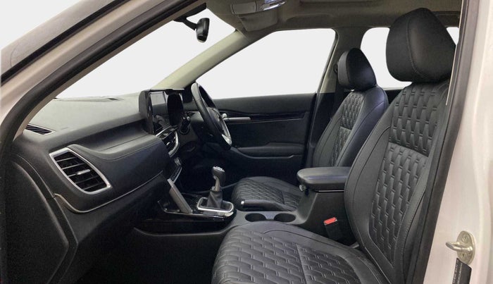 2021 KIA SELTOS HTX ANNIVERSARY EDITION 1.5 PETROL, Petrol, Manual, 26,456 km, Right Side Front Door Cabin