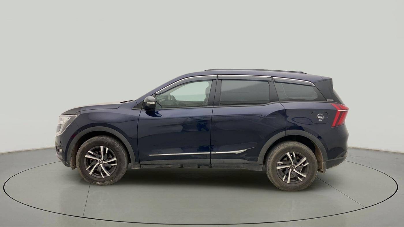 2022 Mahindra XUV700 AX 5 D MT 5 STR, Diesel, Manual, 30,506 km, Left Side