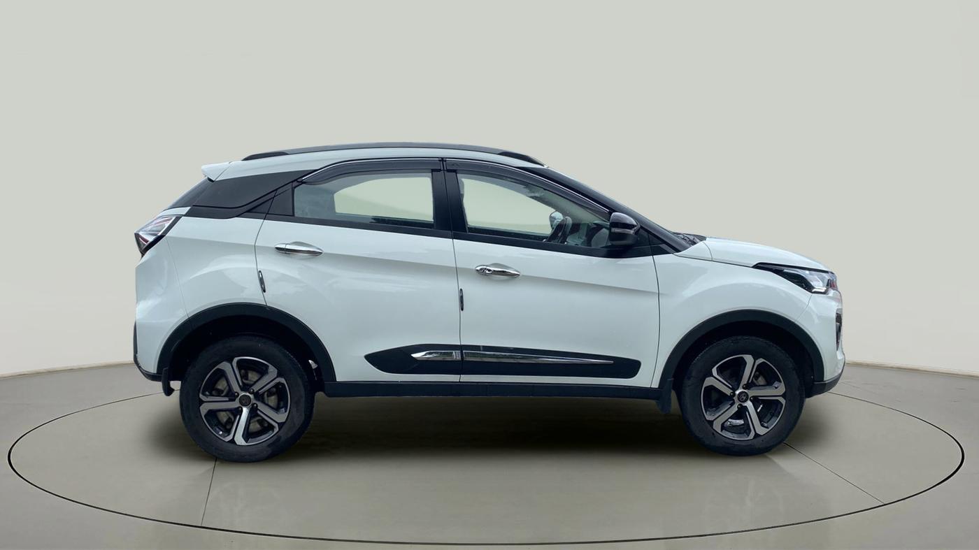 2023 Tata NEXON XZ PLUS DIESEL, Diesel, Manual, 27,307 km, Right Side