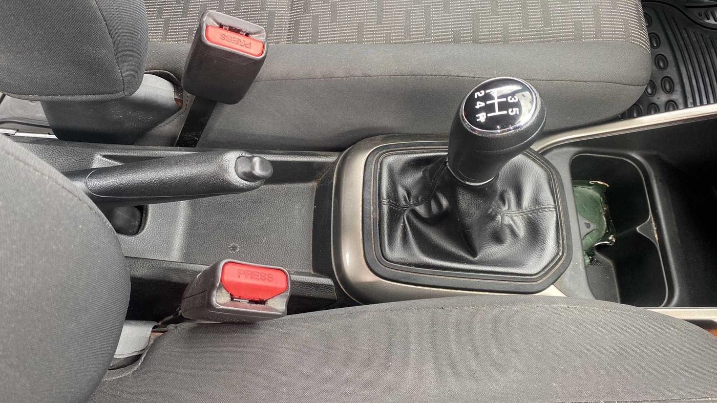 2018 Maruti IGNIS SIGMA 1.2, Petrol, Manual, 73,809 km, Gear Lever
