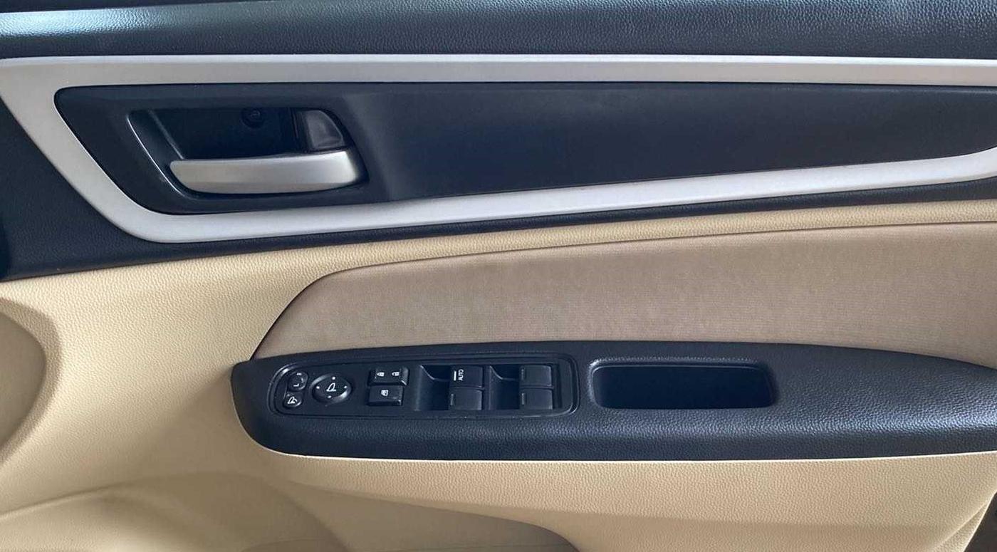 2023 Honda Amaze 1.2L I-VTEC VX CVT, Petrol, Automatic, 7,266 km, Driver Side Door Panels Control
