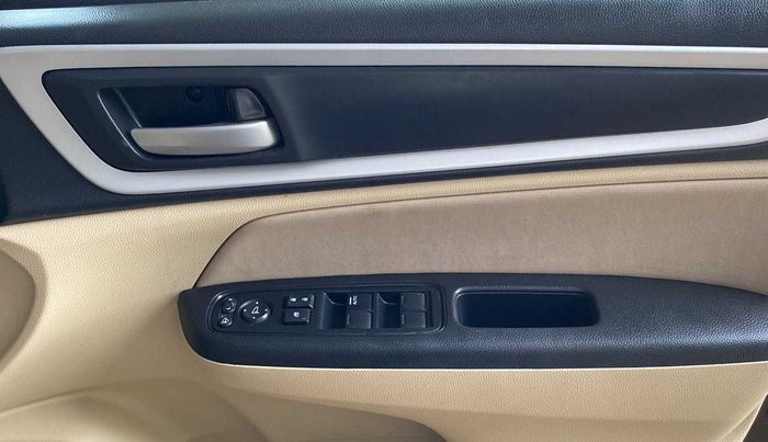 2023 Honda Amaze 1.2L I-VTEC VX CVT, Petrol, Automatic, 7,266 km, Driver Side Door Panels Control