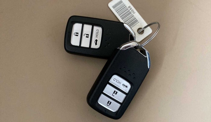 2023 Honda Amaze 1.2L I-VTEC VX CVT, Petrol, Automatic, 7,266 km, Key Close Up